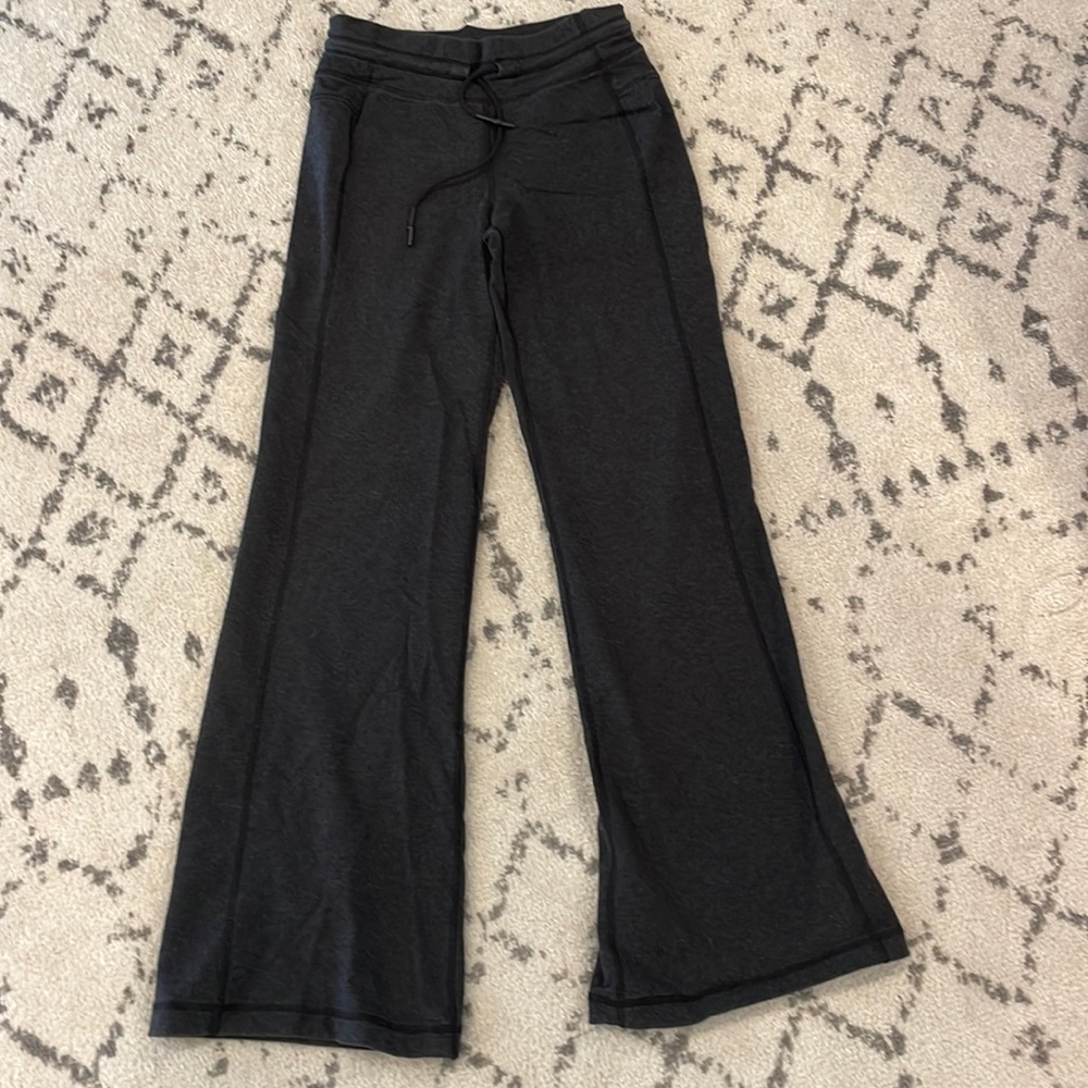 LULULEMON wide leg leggings
